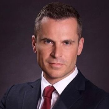 Headshot of Chris